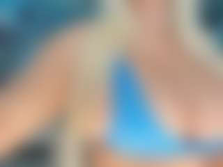 adrianna777's Live Sex Cam Show
