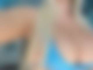 adrianna777's Live Sex Cam Show