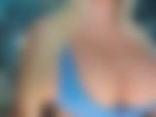 adrianna777's Live Sex Cam Show
