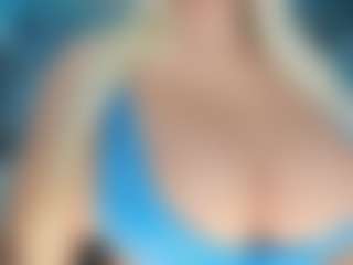 adrianna777's Live Sex Cam Show