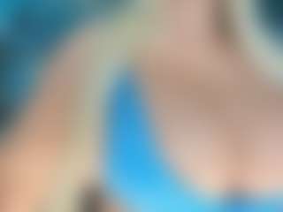 adrianna777's Live Sex Cam Show