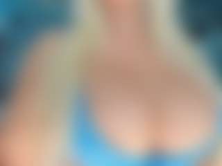 adrianna777's Live Sex Cam Show