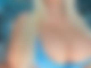 adrianna777's Live Sex Cam Show