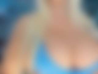 adrianna777's Live Sex Cam Show