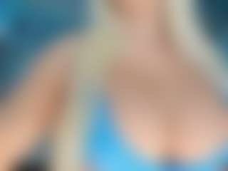 adrianna777's Live Sex Cam Show