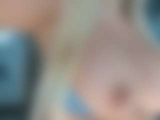adrianna777's Live Sex Cam Show
