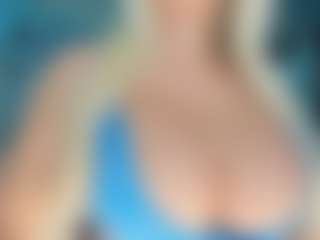 adrianna777's Live Sex Cam Show