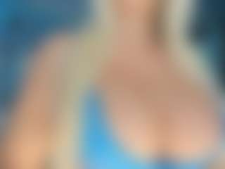 adrianna777's Live Sex Cam Show