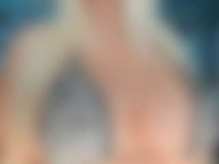 adrianna777's Live Sex Cam Show