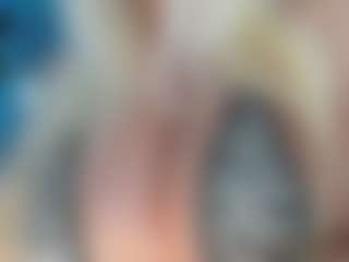 adrianna777's Live Sex Cam Show