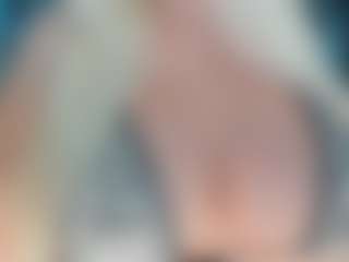 adrianna777's Live Sex Cam Show