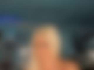 adrianna777's Live Sex Cam Show