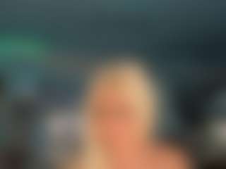 adrianna777's Live Sex Cam Show