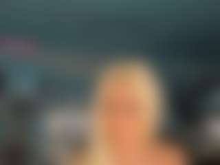 adrianna777's Live Sex Cam Show