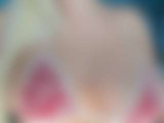 adrianna777's Live Sex Cam Show