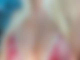adrianna777's Live Sex Cam Show
