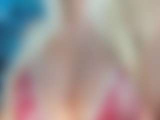 adrianna777's Live Sex Cam Show