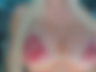 adrianna777's Live Sex Cam Show