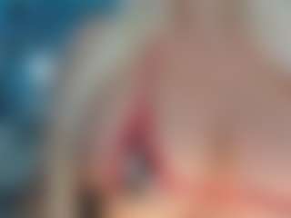 adrianna777's Live Sex Cam Show