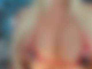 adrianna777's Live Sex Cam Show