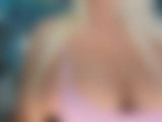 adrianna777's Live Sex Cam Show