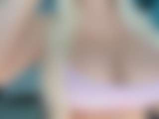 adrianna777's Live Sex Cam Show