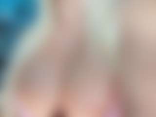 adrianna777's Live Sex Cam Show