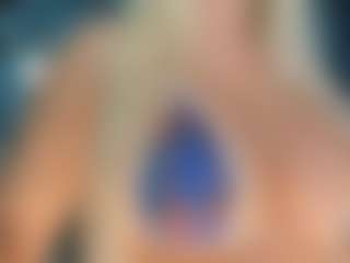 adrianna777's Live Sex Cam Show