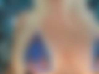 adrianna777's Live Sex Cam Show