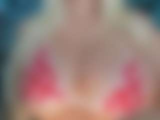 adrianna777's Live Sex Cam Show