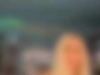 adrianna777's Live Sex Cam Show