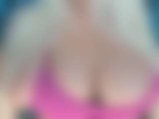 adrianna777's Live Sex Cam Show