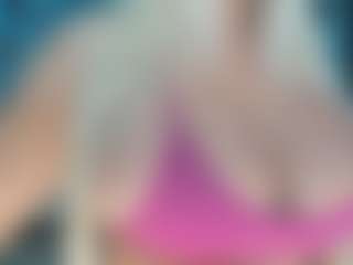adrianna777's Live Sex Cam Show