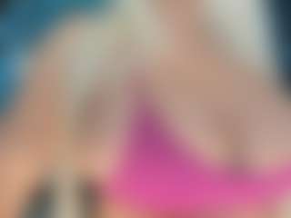 adrianna777's Live Sex Cam Show