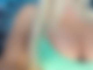adrianna777's Live Sex Cam Show