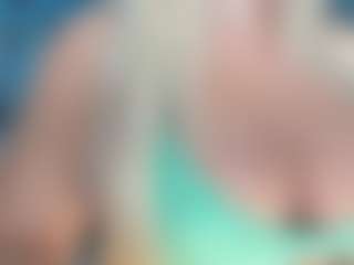 adrianna777's Live Sex Cam Show
