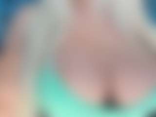 adrianna777's Live Sex Cam Show