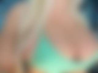 adrianna777's Live Sex Cam Show