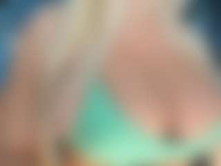 adrianna777's Live Sex Cam Show