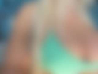 adrianna777's Live Sex Cam Show