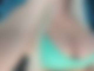 adrianna777's Live Sex Cam Show