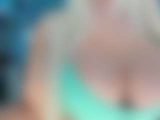 adrianna777's Live Sex Cam Show