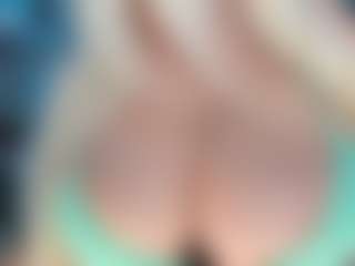 adrianna777's Live Sex Cam Show