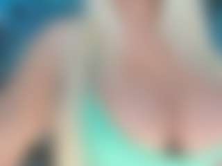 adrianna777's Live Sex Cam Show