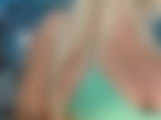 adrianna777's Live Sex Cam Show