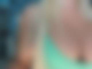 adrianna777's Live Sex Cam Show