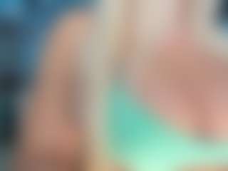 adrianna777's Live Sex Cam Show
