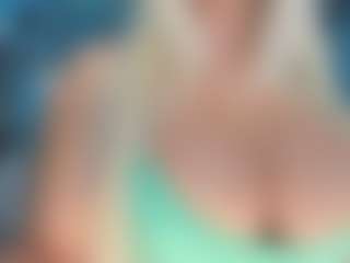 adrianna777's Live Sex Cam Show