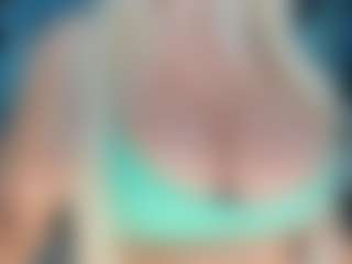 adrianna777's Live Sex Cam Show