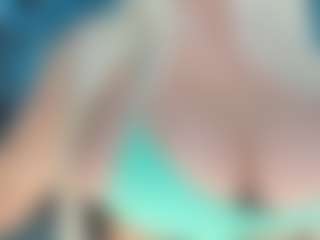 adrianna777's Live Sex Cam Show